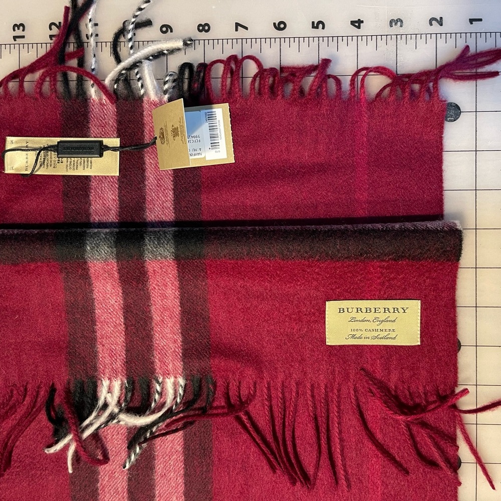 Burberry Plum Cashmere NWT NIB Scarf Plaid